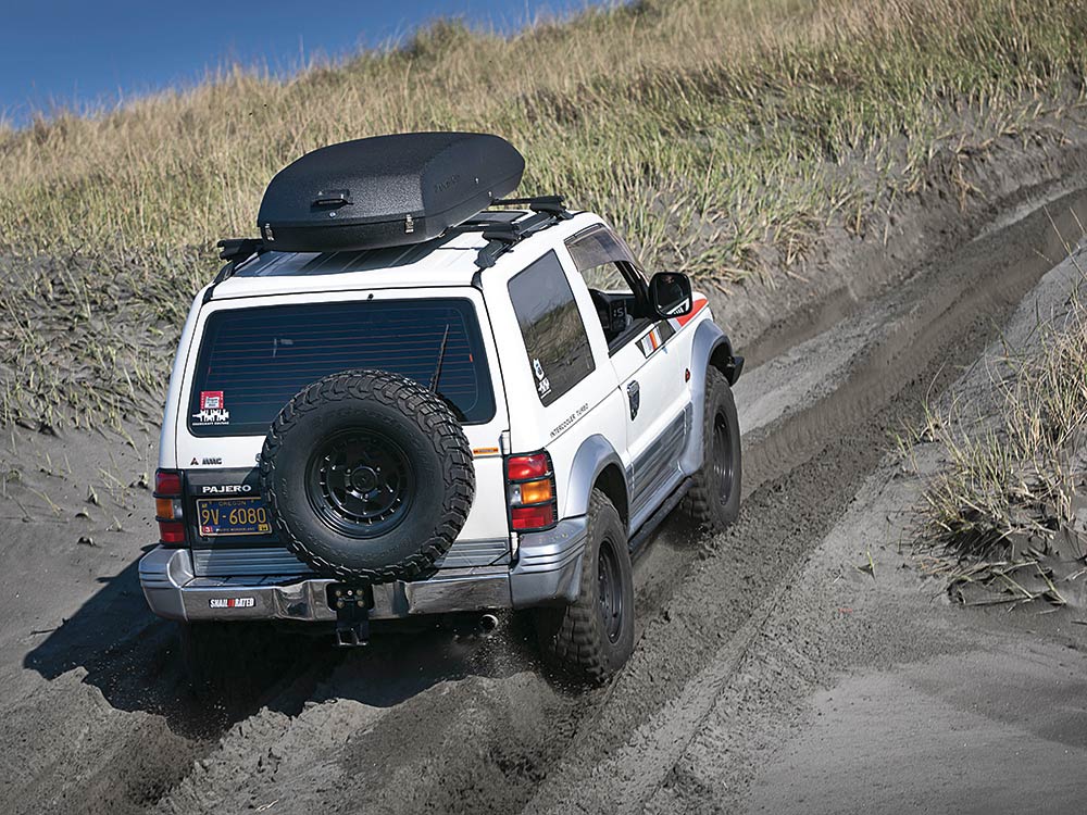 1992-Mitsubishi-Pajero-rear-quarter_credit-Mercedes-Lilienthal